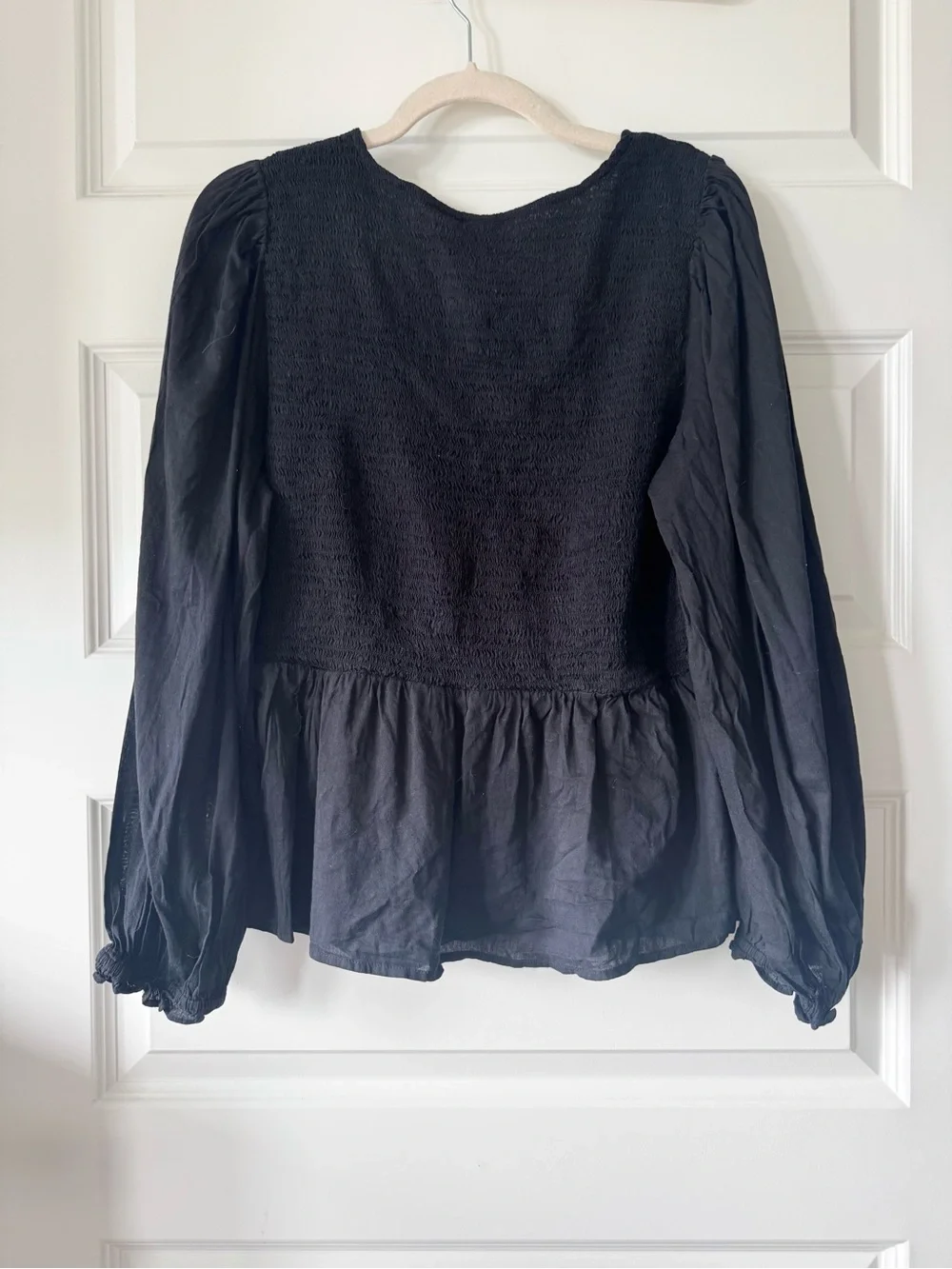 Old Navy Black Smocked Peplum Blouse Women’s XL Long Sleeve V-Neck